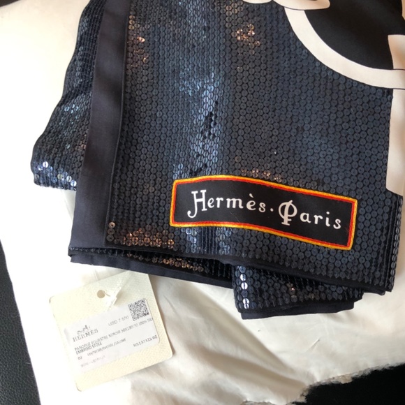 Hermes Shawl/Fabric Art - Picture 5 of 9